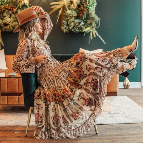 Free People ๐ค๐งก Feeling Groovy Border Print Maxi Dress in Sand Combo - Picture 15 of 15